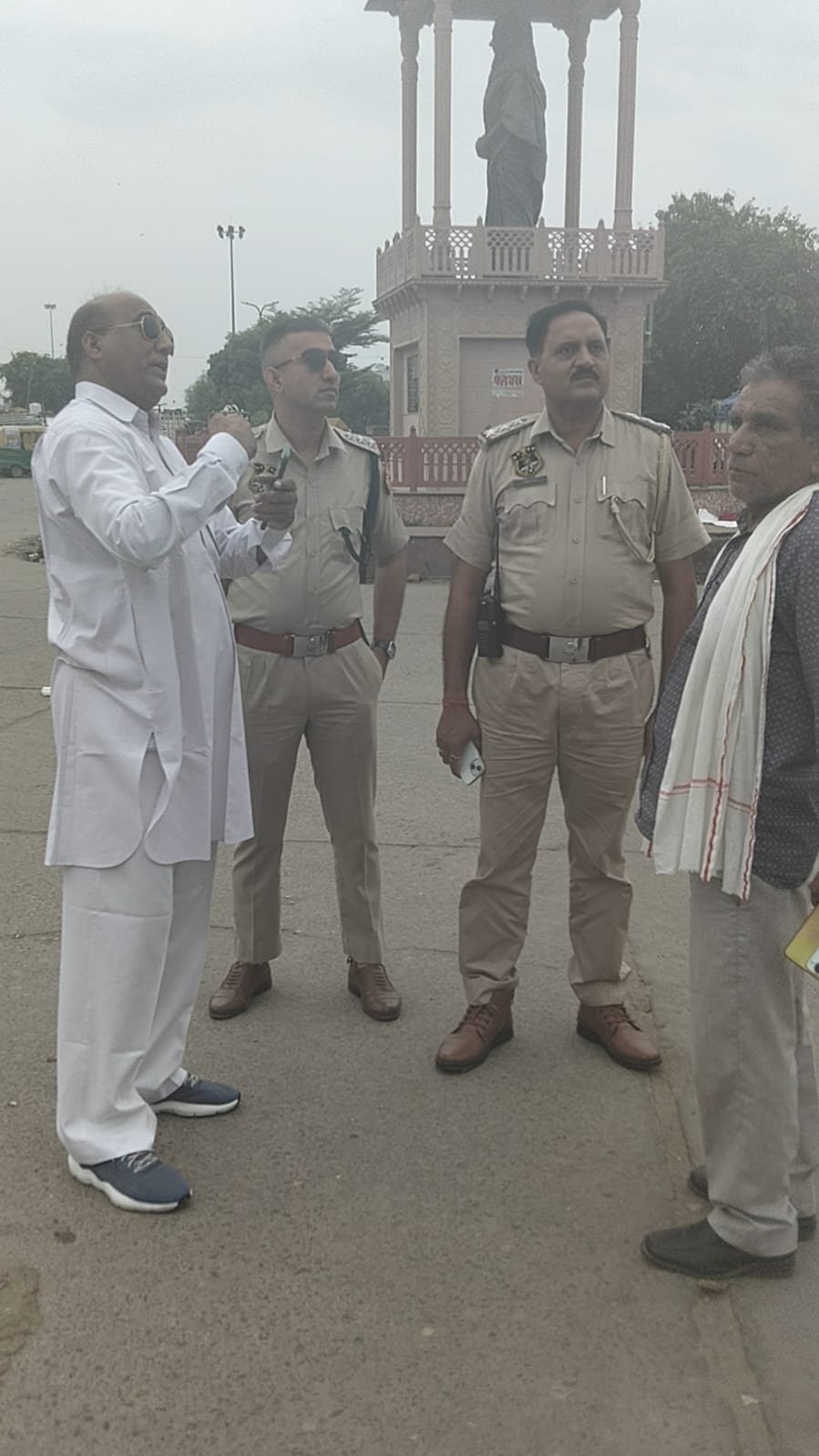 पुलिस ने मुहाना मंडी में अवैध व्यापारियों के खिलाफ अभियान शुरू किया